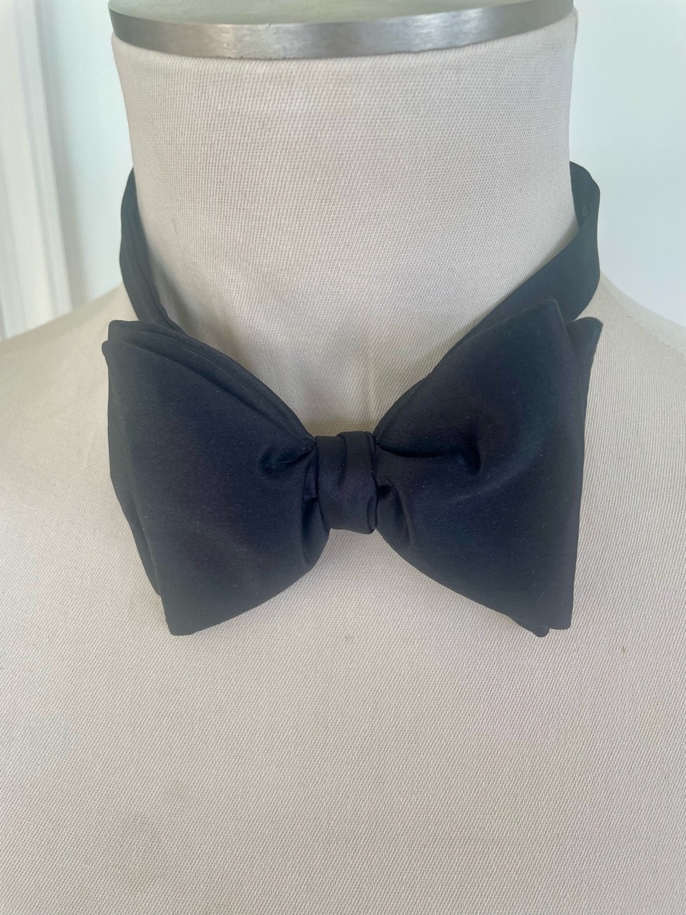Brooks Brothers Black Satin Bow Tie Pre Tied Vintage
